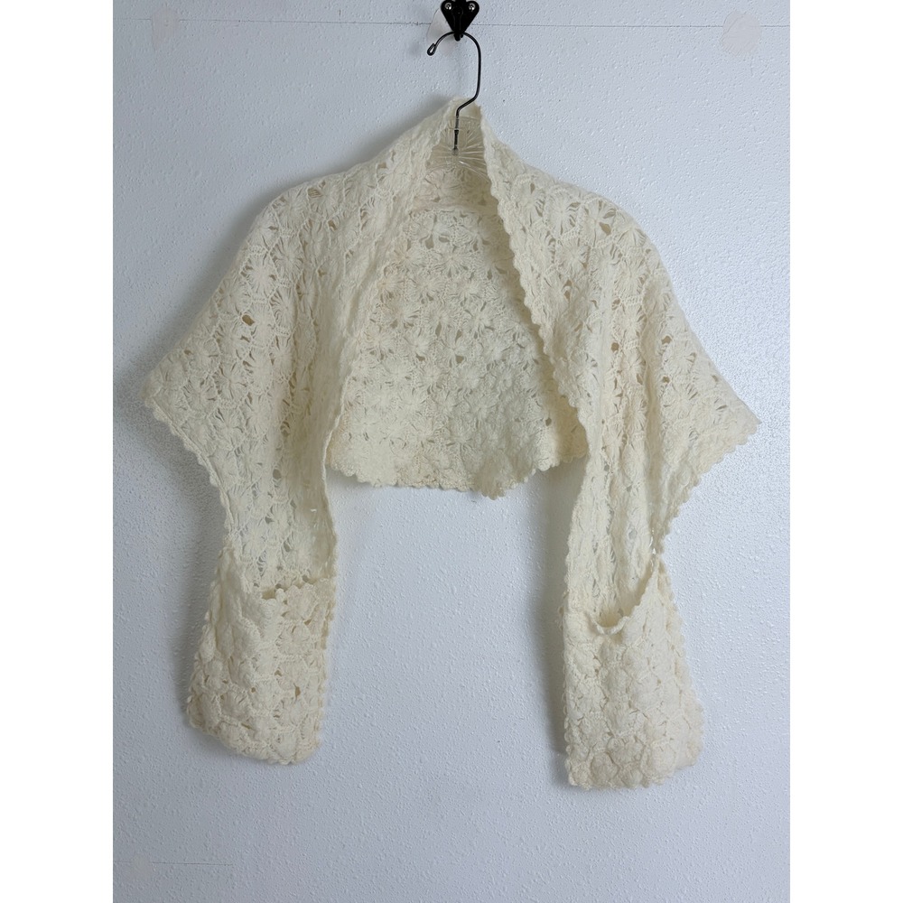 Vintage Top Hit Fashions Cream Floral 100% Wool Hand Crocheted Pocket Shawl OS